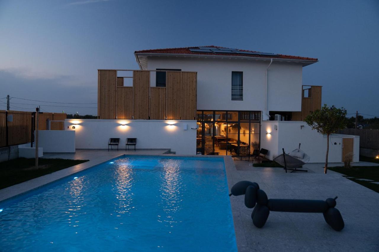 The Pines Boutique Villa - Вама-Веке Екстер'єр фото